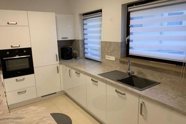 Prenájom bytu 3-izbový 98 m², Leonberg Prenájom bytu 3-izbový 98 m², Leonberg