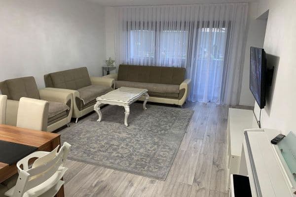 Prenájom bytu 3-izbový 98 m², Leonberg Prenájom bytu 3-izbový 98 m², Leonberg