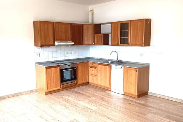 Prenájom bytu 3-izbový 82 m², Koštířova, Praha Prenájom bytu 3-izbový 82 m², Koštířova, Praha