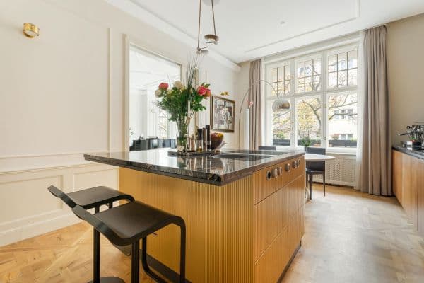 Predaj bytu 5-izbový 160 m², Berlin, Berlín Predaj bytu 5-izbový 160 m², Berlin, Berlín