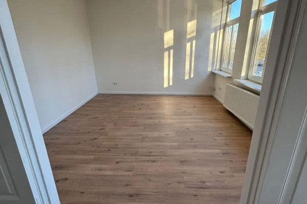 Prenájom bytu 2-izbový 50 m², Baronstraße 11, Rensbdurg Prenájom bytu 2-izbový 50 m², Baronstraße 11, Rensbdurg