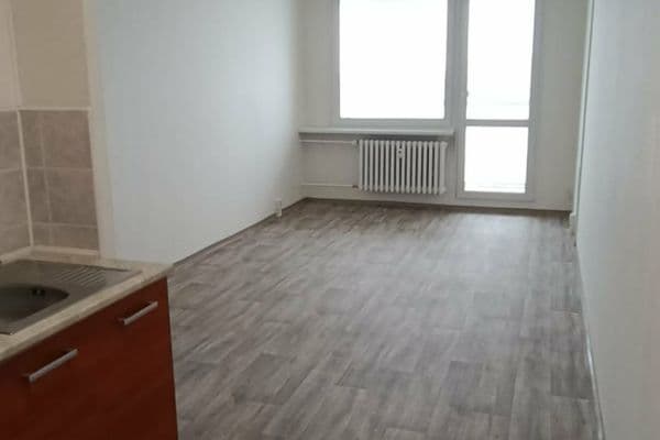 Prenájom bytu 2-izbový 52 m², Kozmíkova, Praha Prenájom bytu 2-izbový 52 m², Kozmíkova, Praha