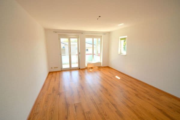 Prenájom bytu 2-izbový 55 m², Näfelstrasse 25, Bad Säckingen, Bádensko-Wurttembersko Prenájom bytu 2-izbový 55 m², Näfelstrasse 25, Bad Säckingen, Bádensko-Wurttembersko