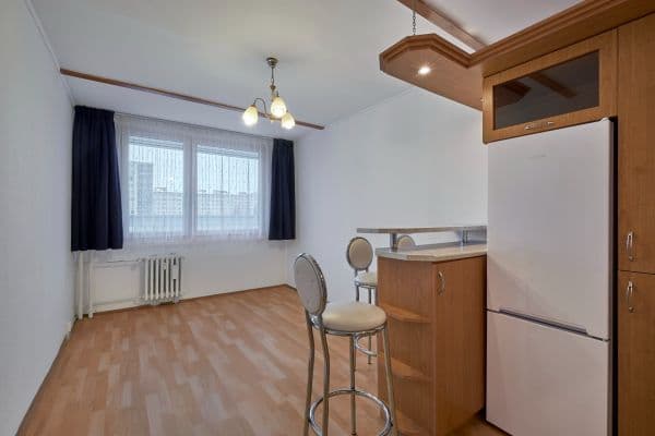 Prenájom bytu 2-izbový 40 m², Makovského, Praha Prenájom bytu 2-izbový 40 m², Makovského, Praha