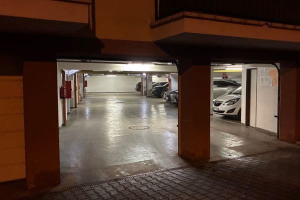 Prenájom garáže 13 m², Pitkovická, Praha Prenájom garáže 13 m², Pitkovická, Praha