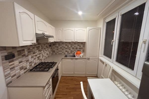 Prenájom bytu 2-izbový 55 m², Alžírská, Praha Prenájom bytu 2-izbový 55 m², Alžírská, Praha