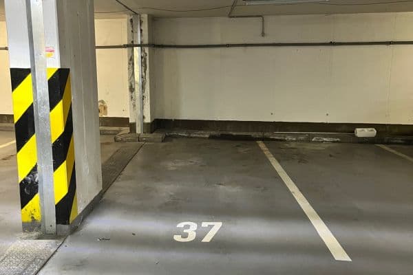 Prenájom garáže 13 m², Raichlova, Praha Prenájom garáže 13 m², Raichlova, Praha