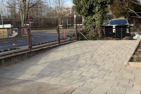 Prenájom garáže, Heddernheimer Landstraße 148A, Frankfurt am Main Prenájom garáže, Heddernheimer Landstraße 148A, Frankfurt am Main