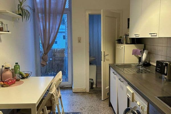 Prenájom bytu 3-izbový 78 m², Bach Str. 77, Karlsruhe, Bádensko-Wurttembersko Prenájom bytu 3-izbový 78 m², Bach Str. 77, Karlsruhe, Bádensko-Wurttembersko