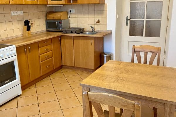 Prenájom bytu 1-izbový 40 m², Zelená, Praha Prenájom bytu 1-izbový 40 m², Zelená, Praha