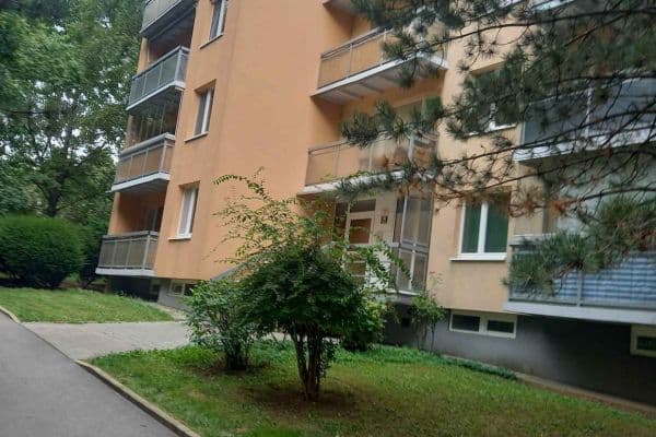 Prenájom bytu 1-izbový 34 m², Uzbecká, Brno Prenájom bytu 1-izbový 34 m², Uzbecká, Brno