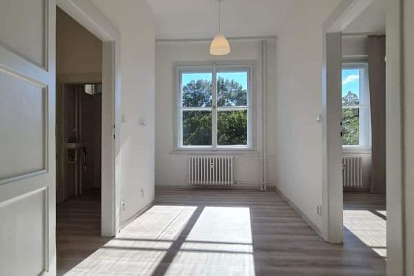 Prenájom bytu 2-izbový 49 m², Na Louži, Praha Prenájom bytu 2-izbový 49 m², Na Louži, Praha