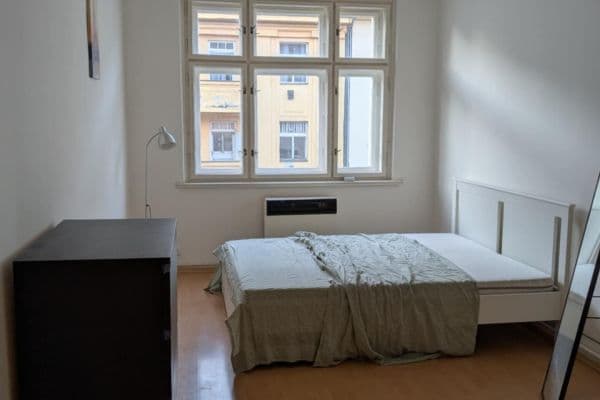 Prenájom bytu 2-izbový 50 m², Žerotínova, Praha Prenájom bytu 2-izbový 50 m², Žerotínova, Praha