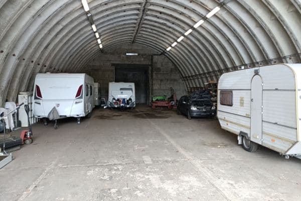 Prenájom garáže 40 m², Letiště, Hradec Králové Prenájom garáže 40 m², Letiště, Hradec Králové