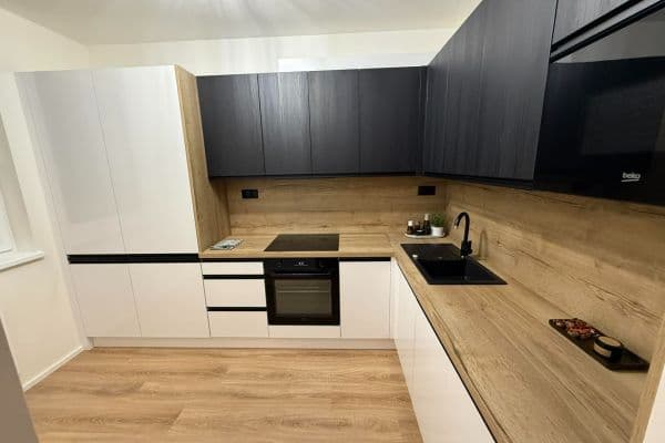 Prenájom bytu 2-izbový 45 m², Francouzská, Kopřivnice Prenájom bytu 2-izbový 45 m², Francouzská, Kopřivnice