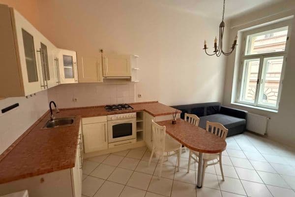 Prenájom bytu 3-izbový 54 m², Blahníkova, Praha Prenájom bytu 3-izbový 54 m², Blahníkova, Praha