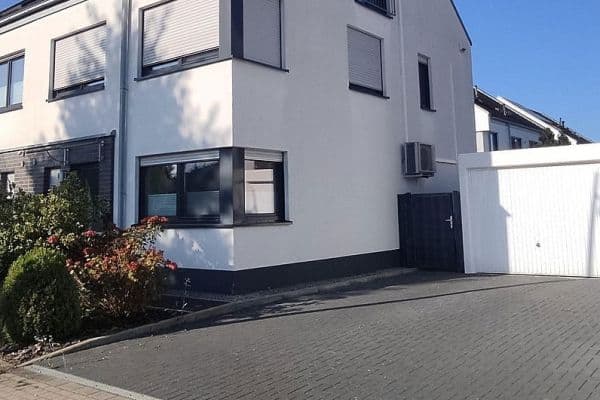 Predaj domu 129 m², pozemek 255 m², Theodor-Blank-Allee 40, Dortmund Predaj domu 129 m², pozemek 255 m², Theodor-Blank-Allee 40, Dortmund