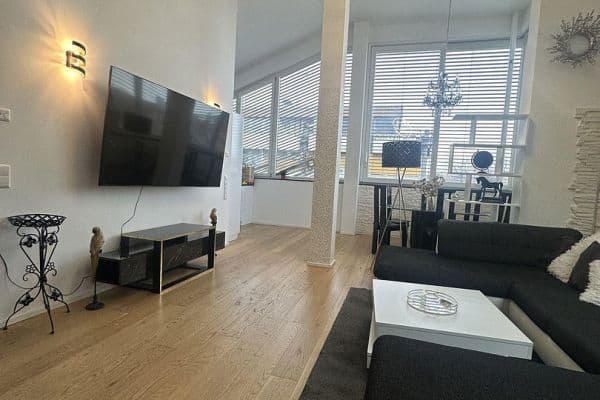 Prenájom bytu 2-izbový 77 m², Körnerstr. 18/1, Ludwigsburg Prenájom bytu 2-izbový 77 m², Körnerstr. 18/1, Ludwigsburg