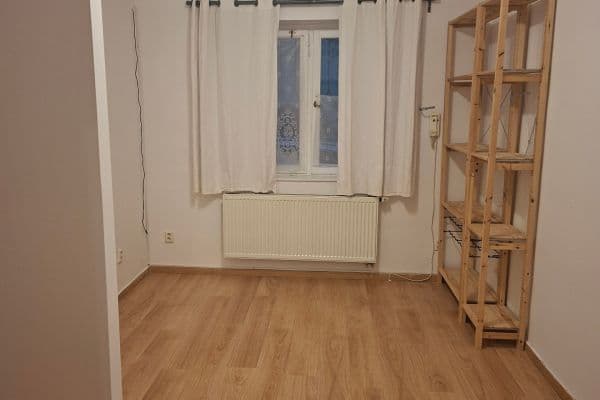 Prenájom nebytového priestoru 36 m², Na Zástřelu, Praha Prenájom nebytového priestoru 36 m², Na Zástřelu, Praha