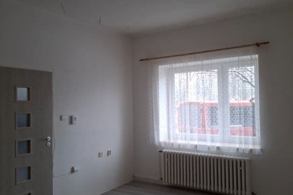 Prenájom bytu 1-izbový 39 m², Zborovské náměstí, Pardubice Prenájom bytu 1-izbový 39 m², Zborovské náměstí, Pardubice