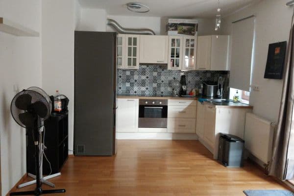 Prenájom bytu 2-izbový 65 m², U Krčského nádraží, Praha Prenájom bytu 2-izbový 65 m², U Krčského nádraží, Praha