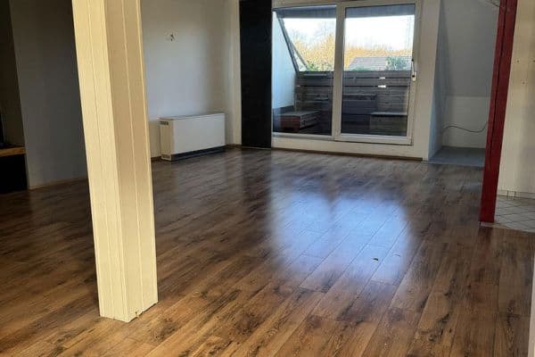 Prenájom bytu 3-izbový 84 m², Essen Prenájom bytu 3-izbový 84 m², Essen