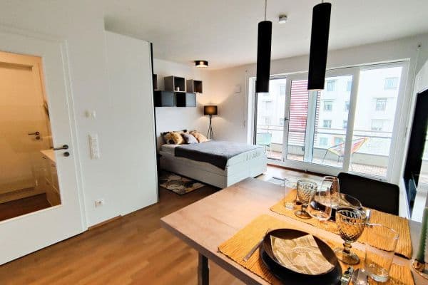 Prenájom bytu 1-izbový 37 m², München, Bavorsko Prenájom bytu 1-izbový 37 m², München, Bavorsko