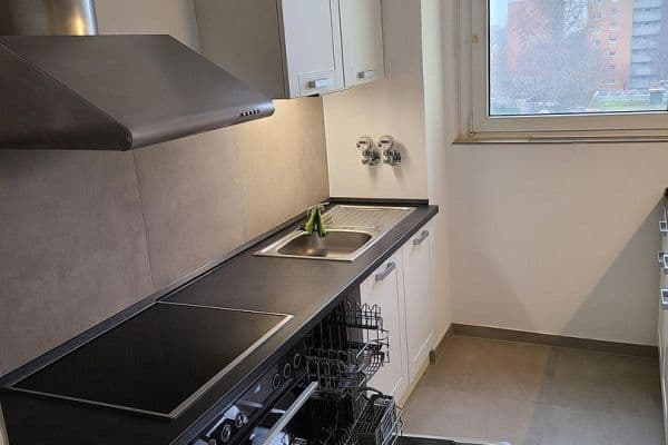 Prenájom bytu 3-izbový 103 m², Alzeyer Str. 1, Frankfurt, Hesensko Prenájom bytu 3-izbový 103 m², Alzeyer Str. 1, Frankfurt, Hesensko