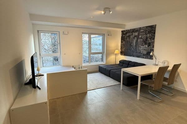 Prenájom bytu 1-izbový 48 m², Schwalbacher Straße 47, Frankfurt Prenájom bytu 1-izbový 48 m², Schwalbacher Straße 47, Frankfurt