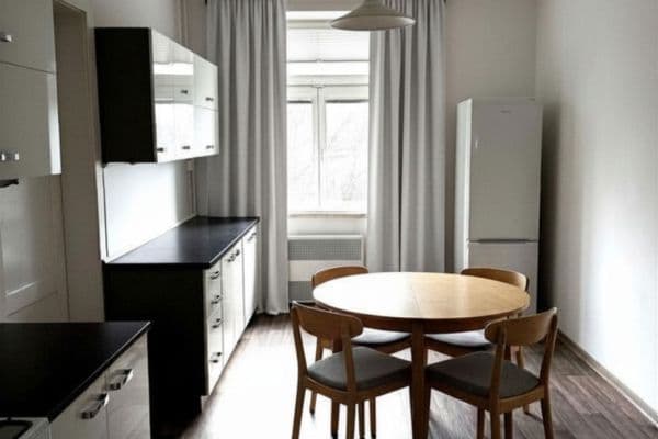 Prenájom bytu 2-izbový 66 m², Nákladní, Karlovy Vary Prenájom bytu 2-izbový 66 m², Nákladní, Karlovy Vary