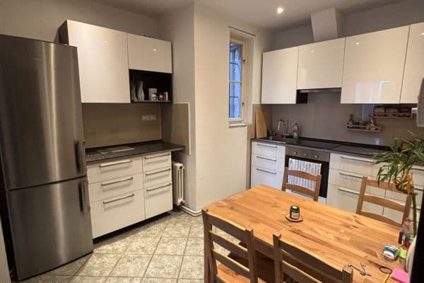 Prenájom bytu 2-izbový 55 m², U Skládky, Praha Prenájom bytu 2-izbový 55 m², U Skládky, Praha