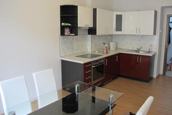 Prenájom bytu 2-izbový 40 m², Pod Pramenem, Praha Prenájom bytu 2-izbový 40 m², Pod Pramenem, Praha