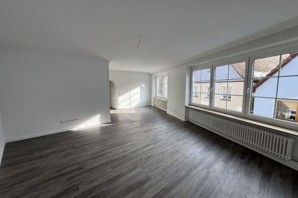 Prenájom bytu 4-izbový 106 m², Ebermannstadt Prenájom bytu 4-izbový 106 m², Ebermannstadt