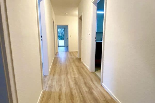 Predaj bytu 4-izbový 92 m², Brahmsstr.12, Germering, Bavorsko Predaj bytu 4-izbový 92 m², Brahmsstr.12, Germering, Bavorsko