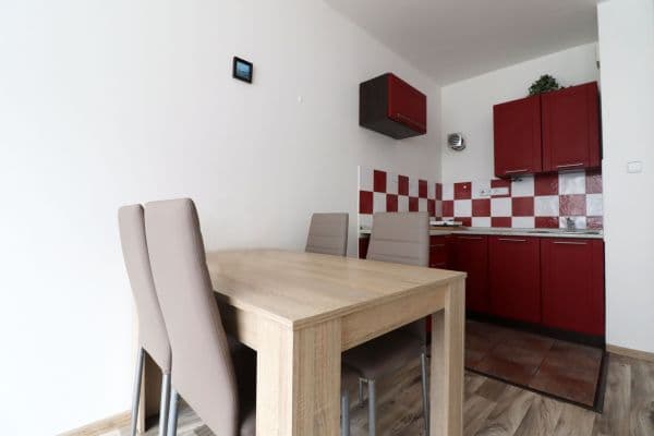 Prenájom bytu 1-izbový 29 m², Rochovská, Praha Prenájom bytu 1-izbový 29 m², Rochovská, Praha
