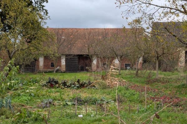 Predaj pozemku 407 m², Chrtníč Predaj pozemku 407 m², Chrtníč