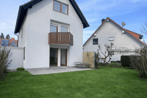 Predaj domu 153 m², pozemek 380 m², Karlsruhe Predaj domu 153 m², pozemek 380 m², Karlsruhe