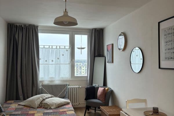 Prenájom bytu 1-izbový 33 m², Čenětická, Praha Prenájom bytu 1-izbový 33 m², Čenětická, Praha