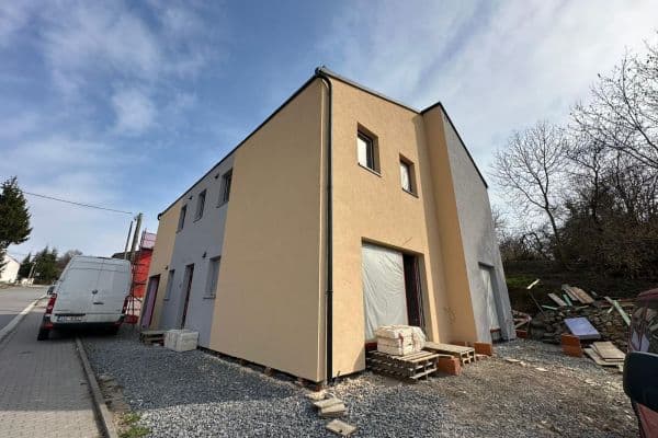 Predaj bytu 3-izbový 82 m², Šternberská, Divišov Predaj bytu 3-izbový 82 m², Šternberská, Divišov