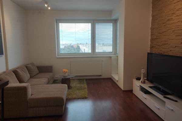 Prenájom bytu 2-izbový 55 m², Kvetná, Rovinka Prenájom bytu 2-izbový 55 m², Kvetná, Rovinka