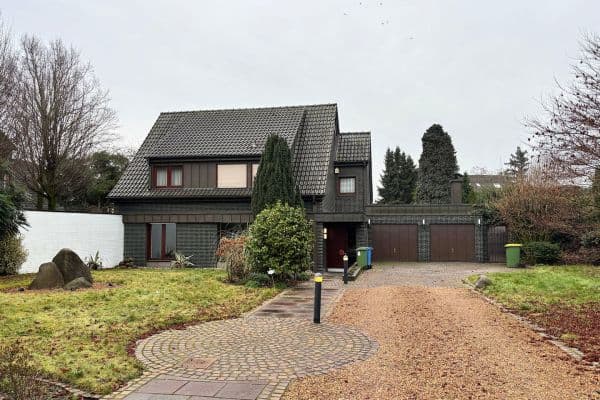 Predaj domu 273 m², pozemek 1.278 m², Oberhausen Predaj domu 273 m², pozemek 1.278 m², Oberhausen