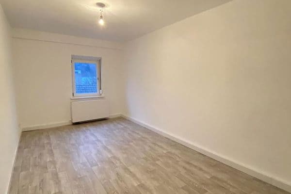 Prenájom bytu 3-izbový 80 m², Schöllbronner Straße, Ettlingen Prenájom bytu 3-izbový 80 m², Schöllbronner Straße, Ettlingen