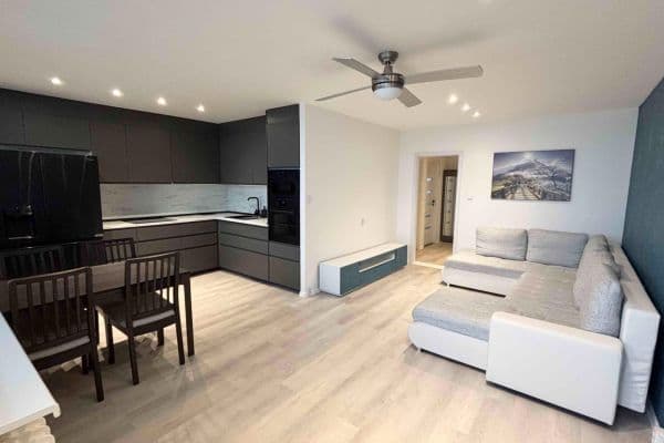 Prenájom bytu 3-izbový 70 m², Jablonecká, Praha Prenájom bytu 3-izbový 70 m², Jablonecká, Praha