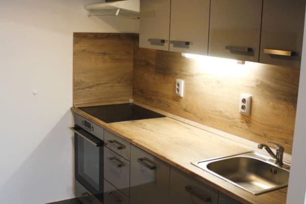 Prenájom bytu 2-izbový 47 m², Děčínská, Kladno Prenájom bytu 2-izbový 47 m², Děčínská, Kladno