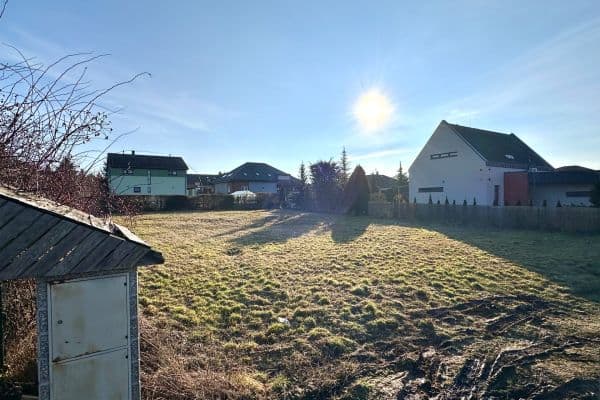 Predaj pozemku 1.008 m², Příčná, Křenice Predaj pozemku 1.008 m², Příčná, Křenice