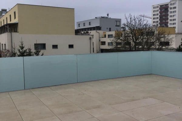 Prenájom bytu 3-izbový 80 m², Prvomájová, Praha Prenájom bytu 3-izbový 80 m², Prvomájová, Praha