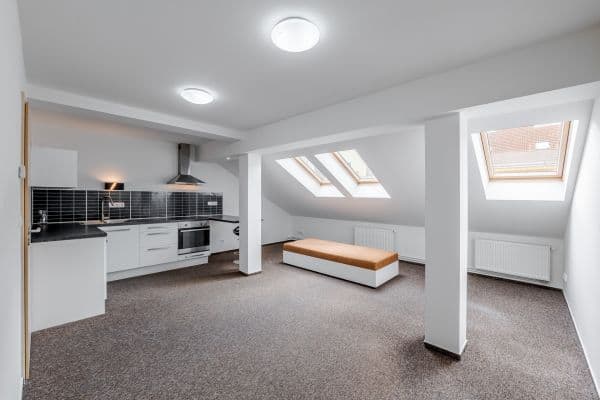 Prenájom bytu 3-izbový 100 m², Sudoměřská, Praha, Praha Prenájom bytu 3-izbový 100 m², Sudoměřská, Praha, Praha