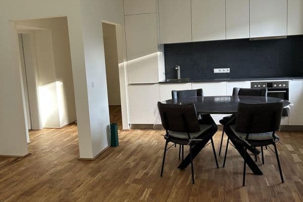 Prenájom bytu 3-izbový 66 m², Innsbruck, Tirolsko Prenájom bytu 3-izbový 66 m², Innsbruck, Tirolsko
