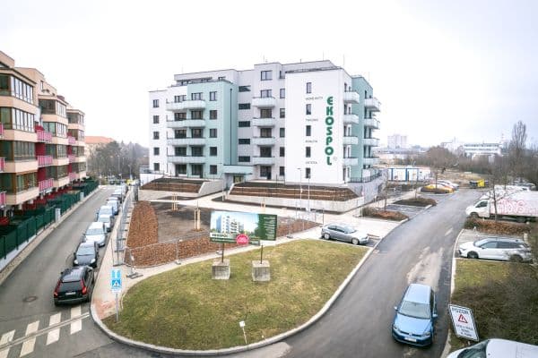 Prenájom bytu 2-izbový 42 m², Strančická, Praha Prenájom bytu 2-izbový 42 m², Strančická, Praha