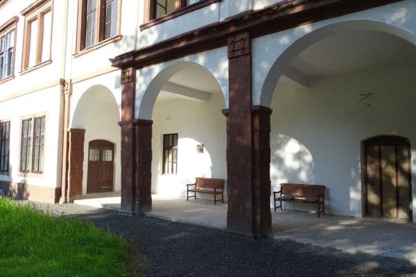 Prenájom bytu 2-izbový 64 m², Hořiněves Prenájom bytu 2-izbový 64 m², Hořiněves